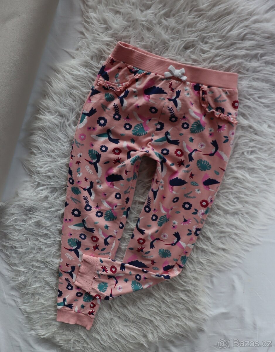 tepláky s kolibříky