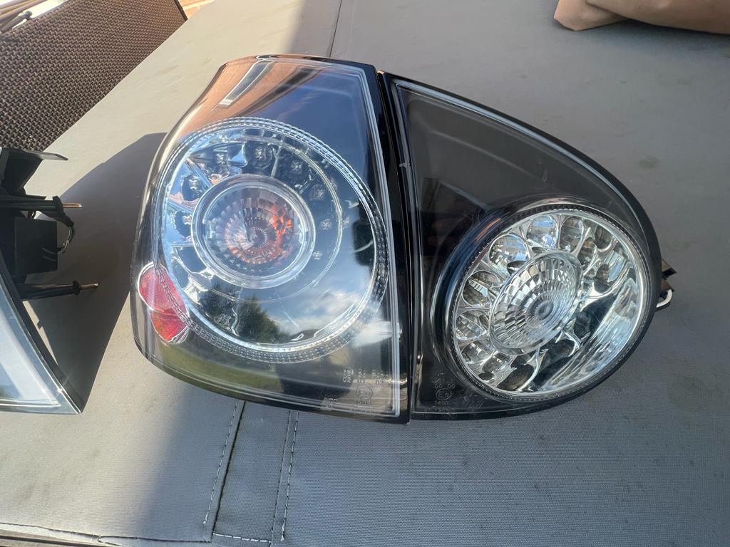 Zadni svetla (lampy) cerne LED VW Golf V