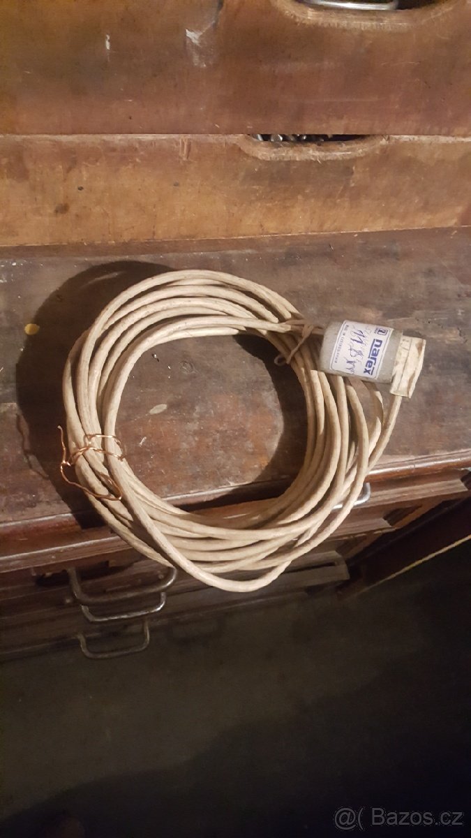 Prodluzovaci kabel na 220v