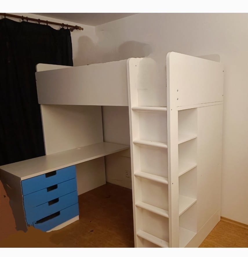 Dětská patrová postel, skříňka,stolek komplet