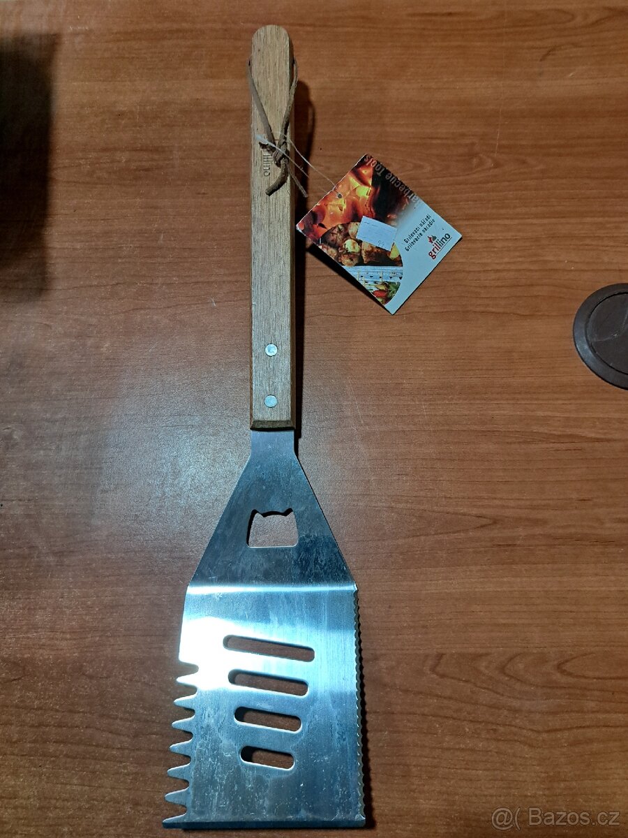 Grilovací obracečka