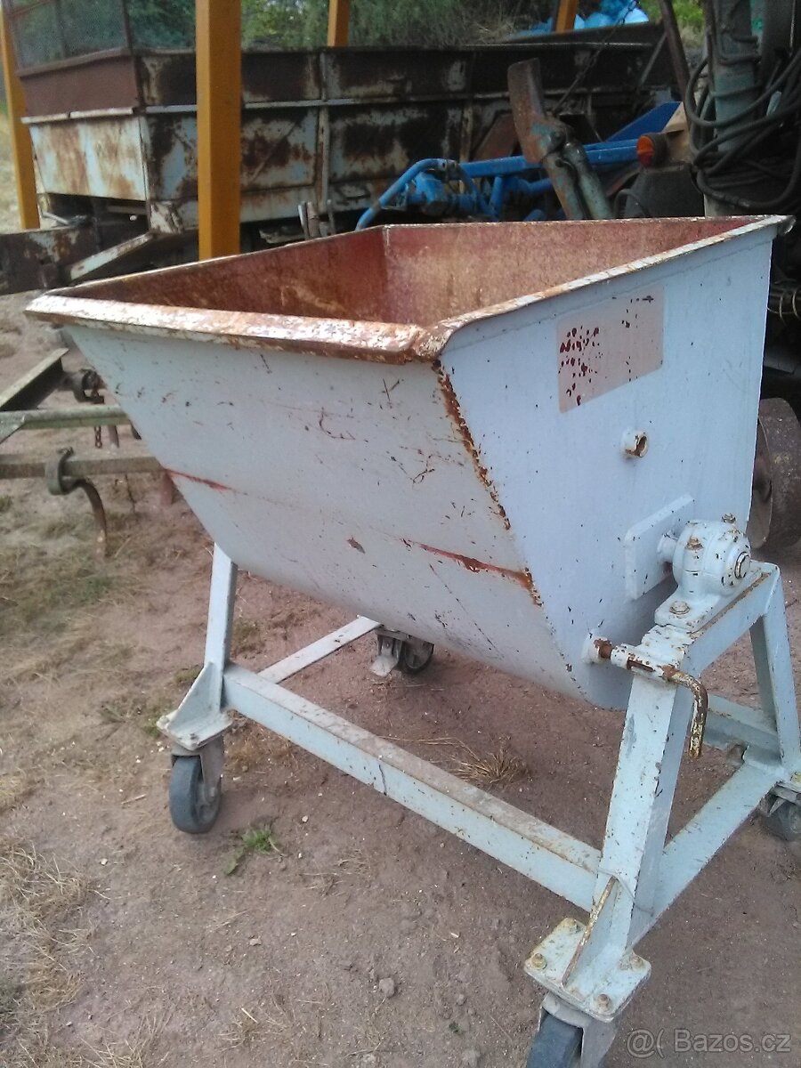 Výklopný kontejner.