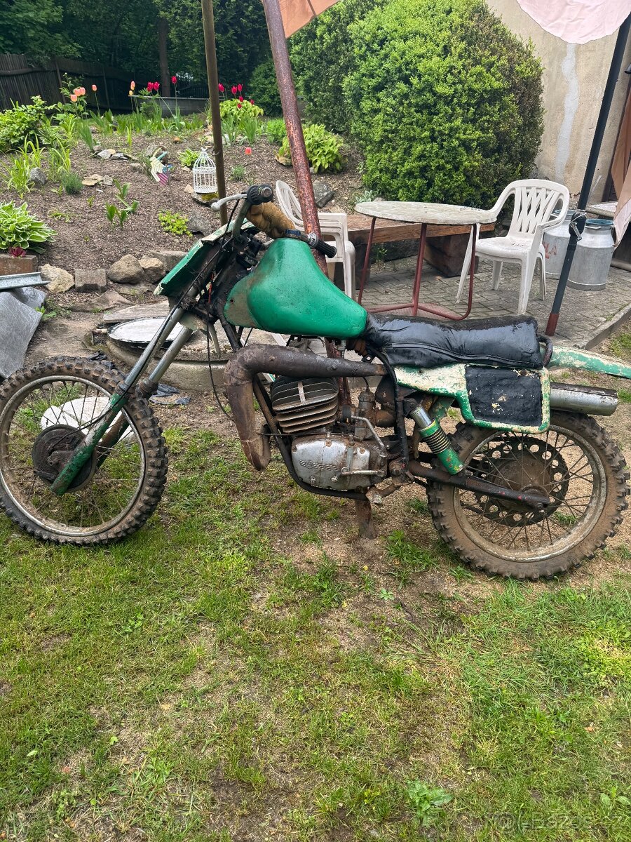 Čz 250
