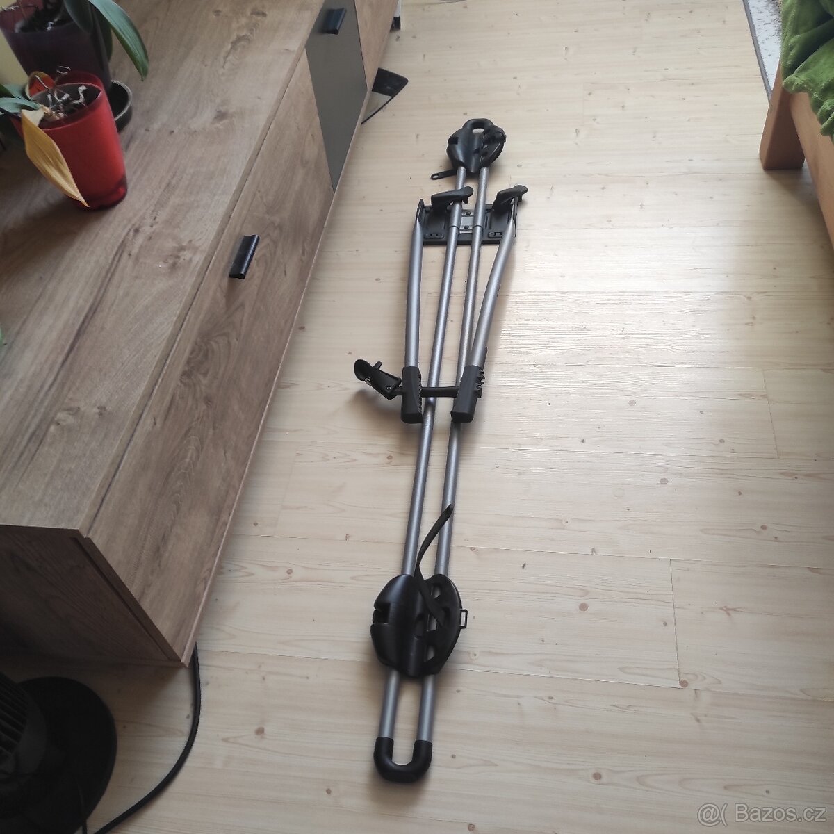 Příčníky + 2 strešní nosiče kol použito u Octavie 2 - Hagusy