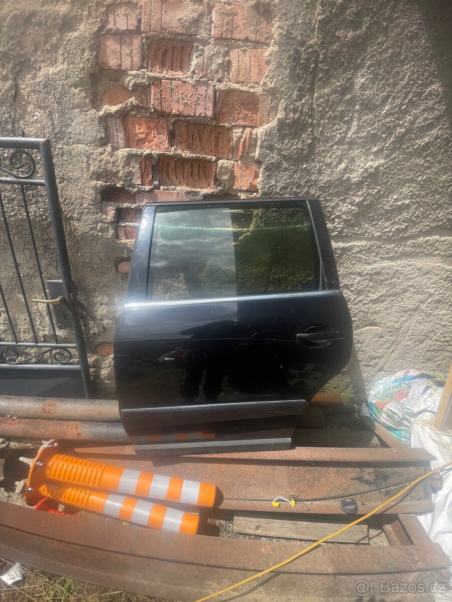 Zadní dveře Passat b5.5 combi černá barva