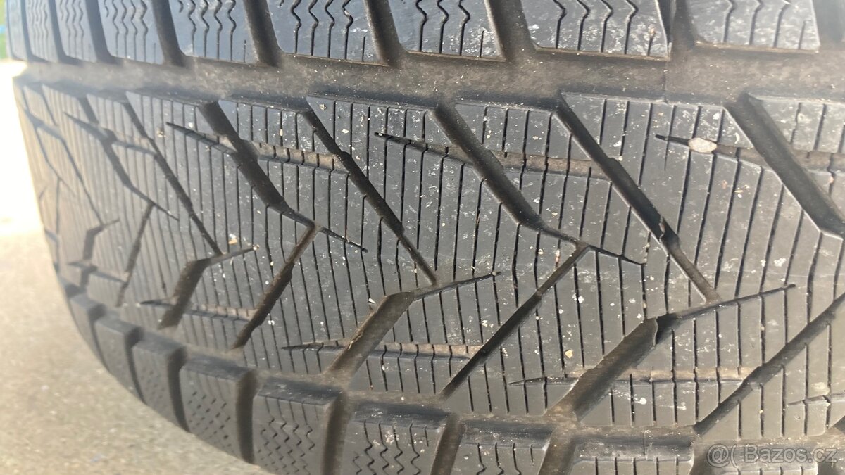 Zimní kola Audi Q5 – 235/65 R17 – vzorek 6 mm
