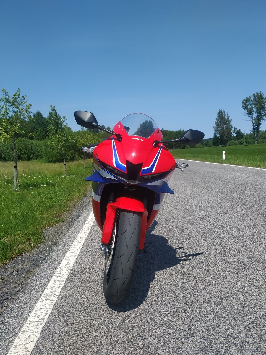 HONDA CBR 600 RR 2025