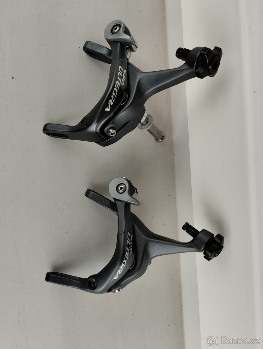 Málo použité brzdové čelisti Shimano Ultegra