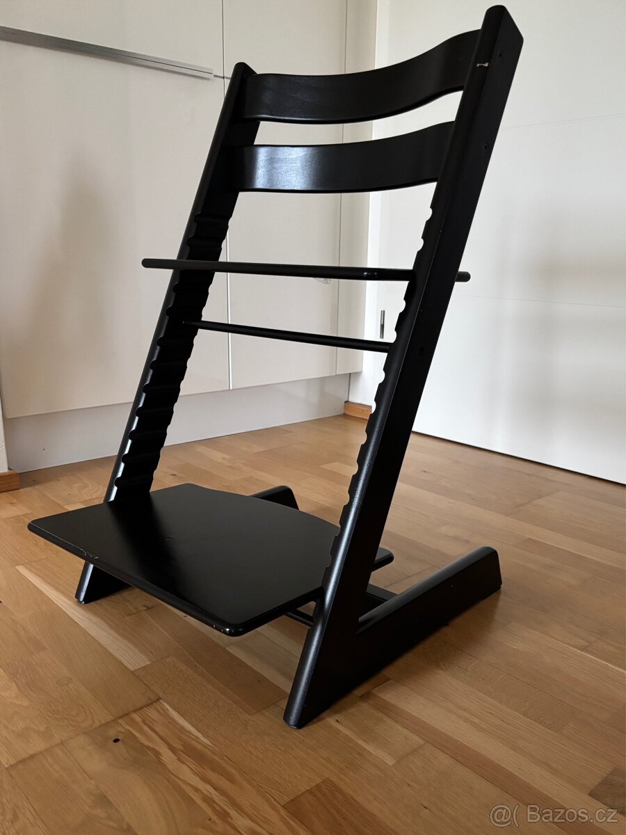 Rostoucí židle Stokke Tripp Trapp, černá