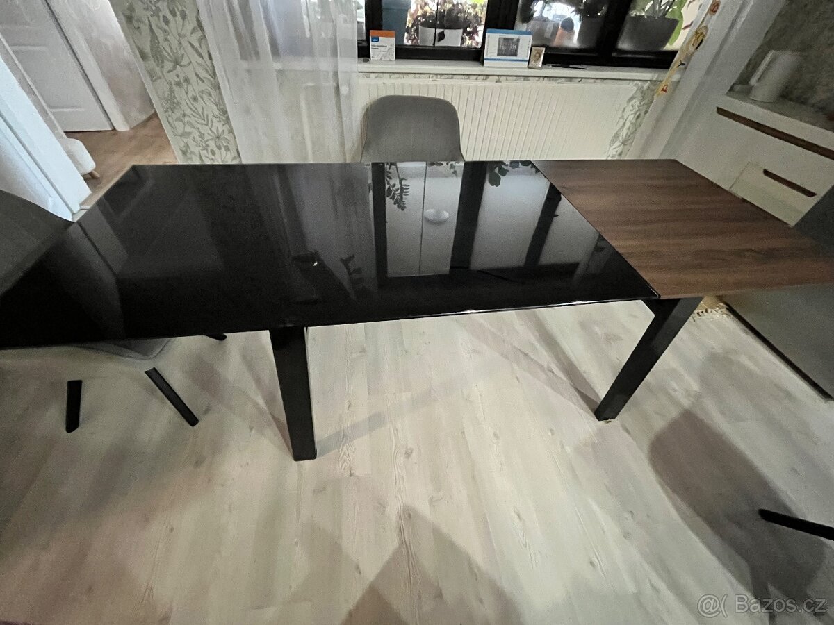 Rozkládací stůl 160(200) x 90