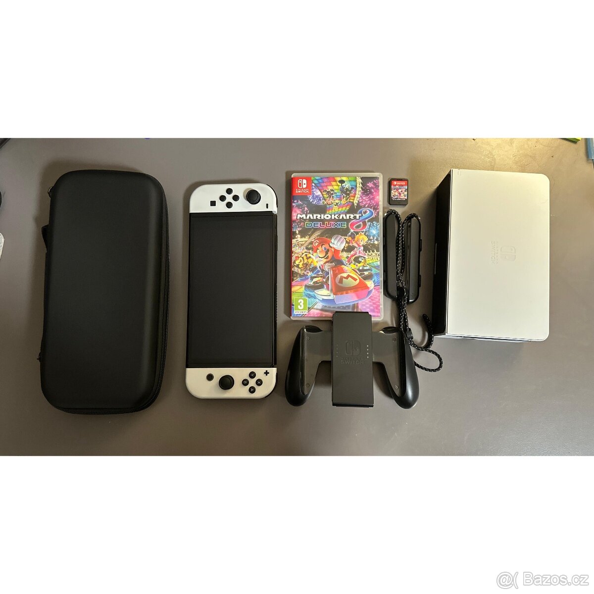 Nintendo Switch OLED + Mario Kart 8 Deluxe + Pouzdro & přísl