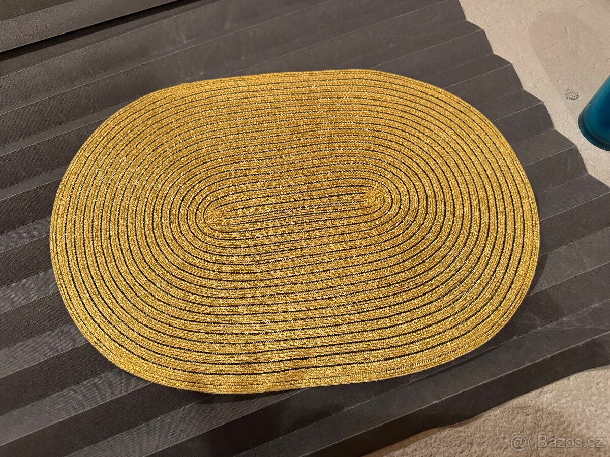 Zlate prostirani 4ks Tchibo