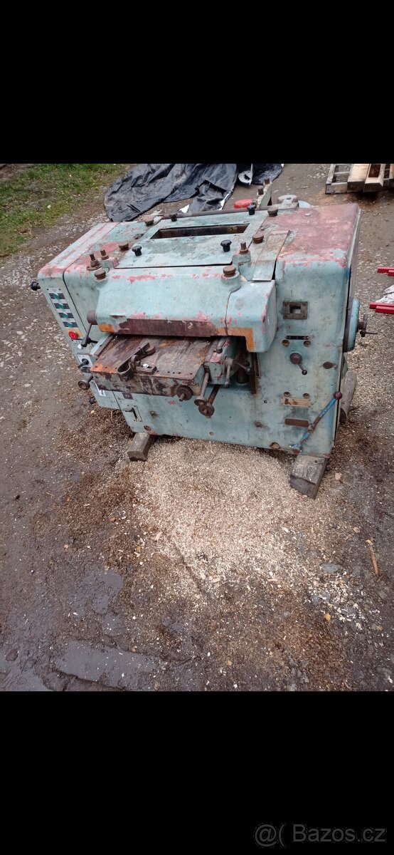 Čtyřstranná frézka