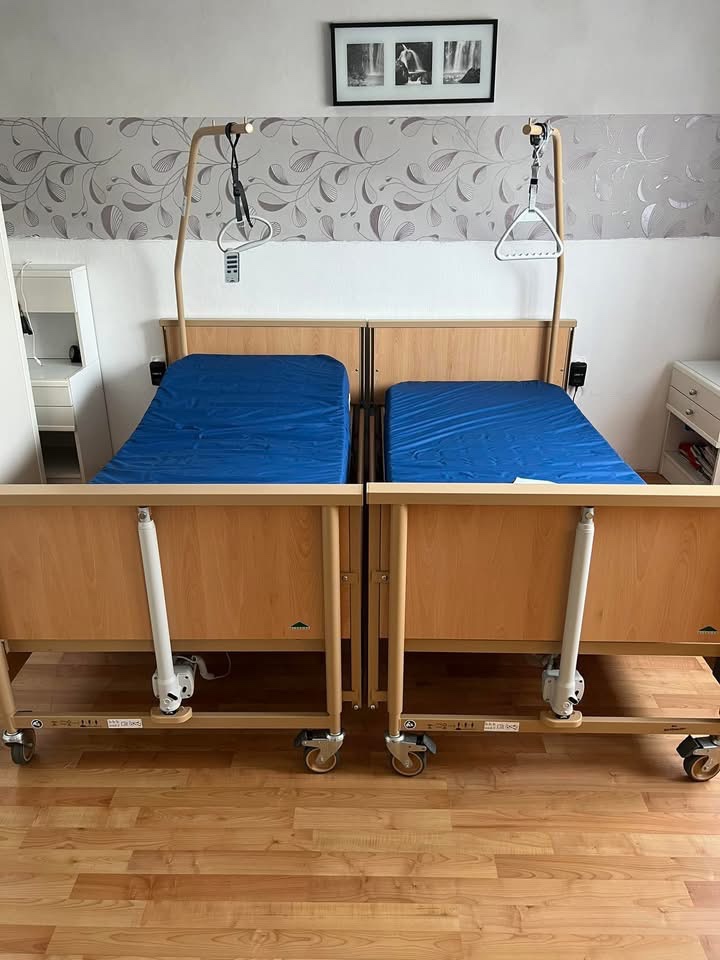 Elektrická polohovací postel (DOVOZ)