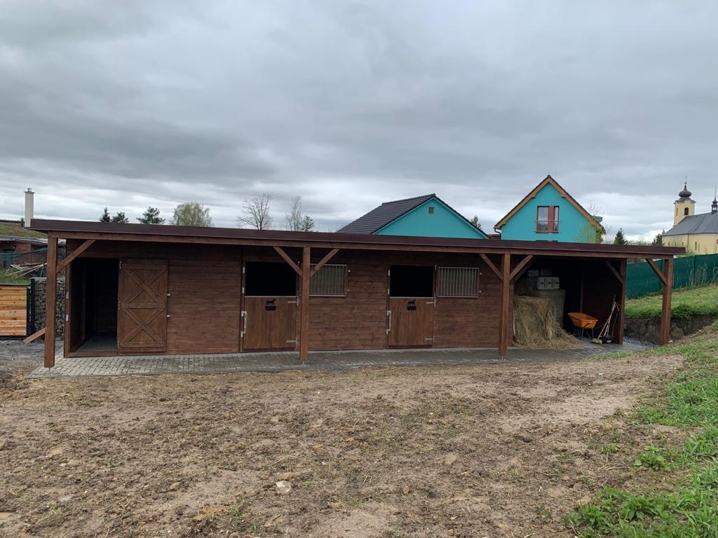 Pozemek s povolením pro chov koní