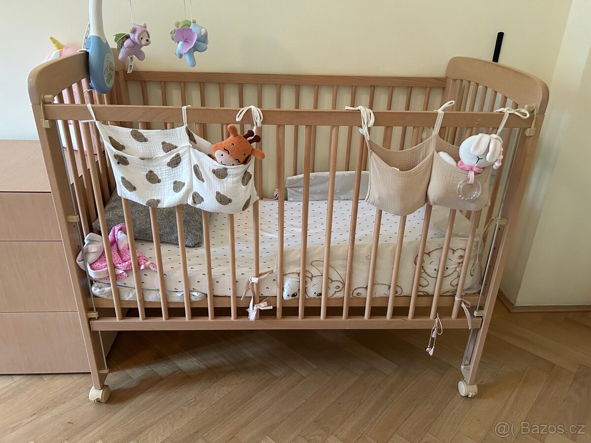 Dětská postýlka dřevěná buk