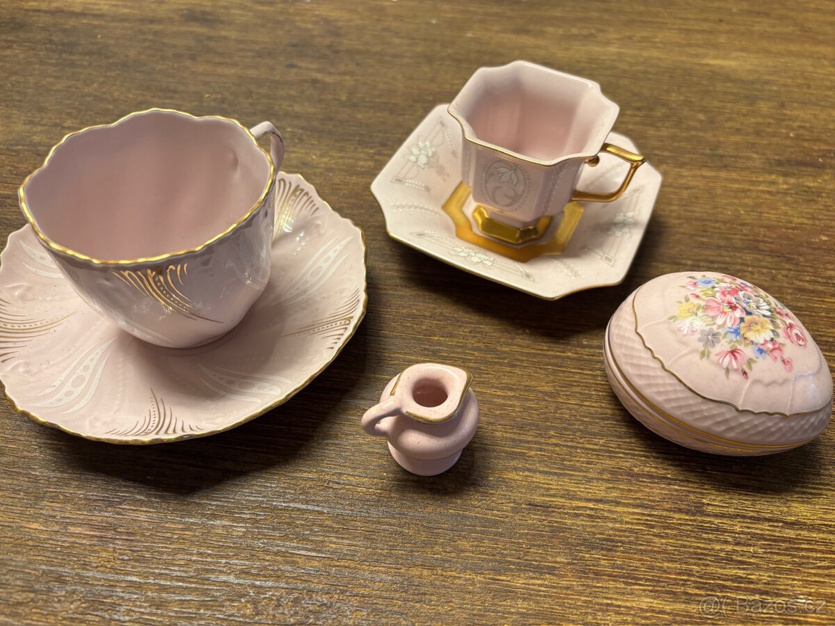 Růžový porcelán
