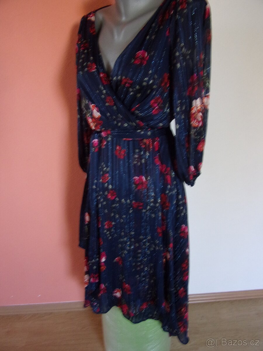 Luxusní šaty zn. DKNY