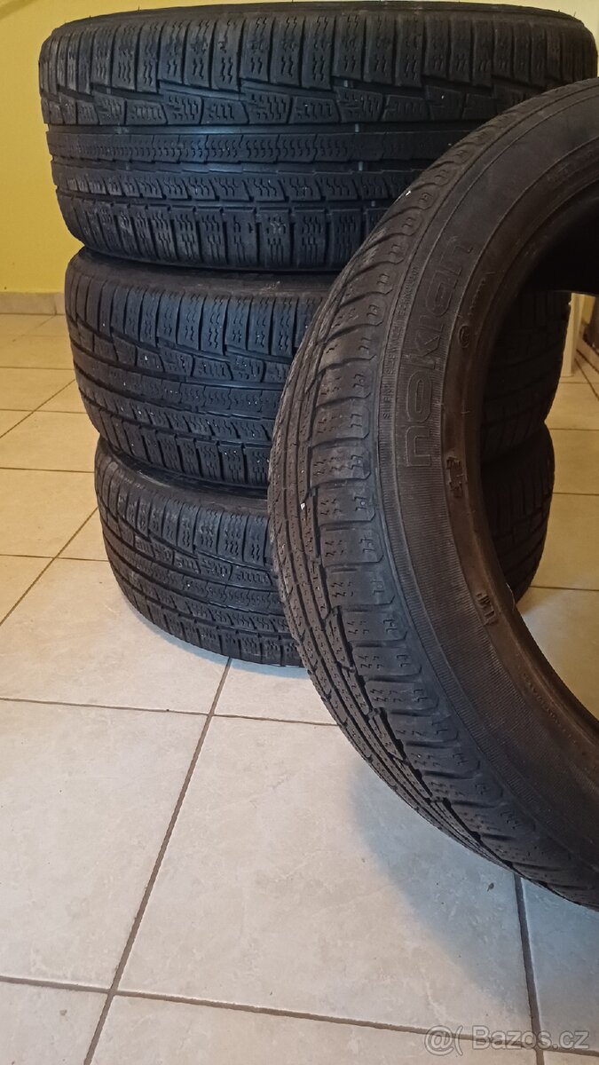 Pneu Nokian 215/50 R17 95 V