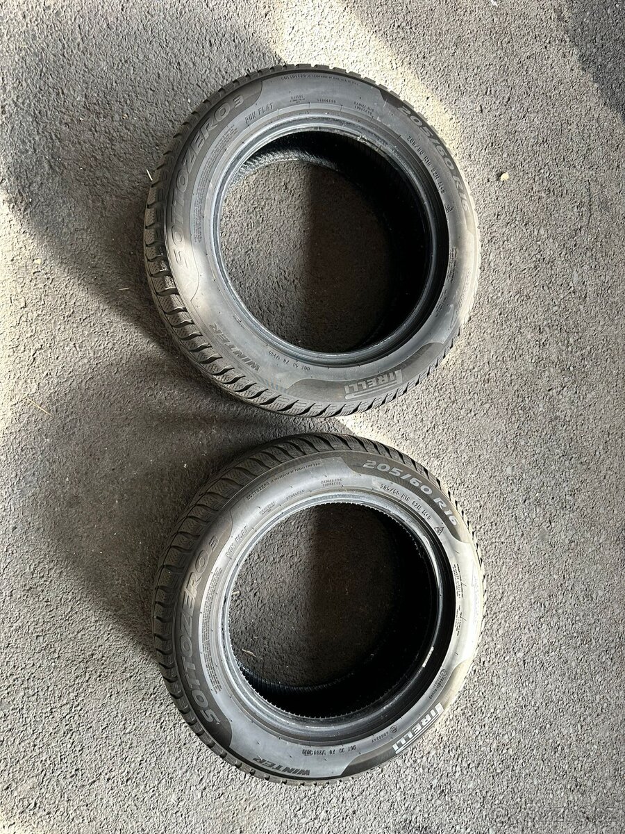 Prodám 2x zimní pneu Pirelli Sottozero 3 205/60 R16