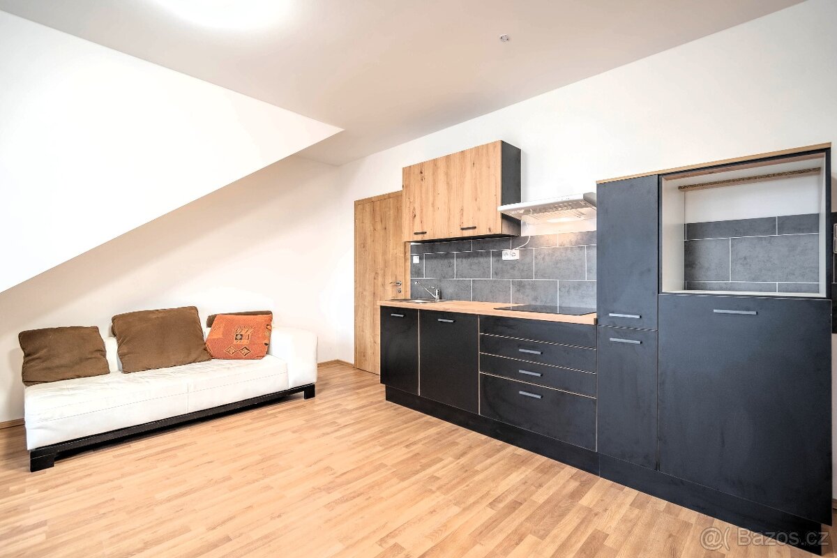 Pronájem bytu 3kk 70m2 v obci Čistá, terasa, parkovací stání