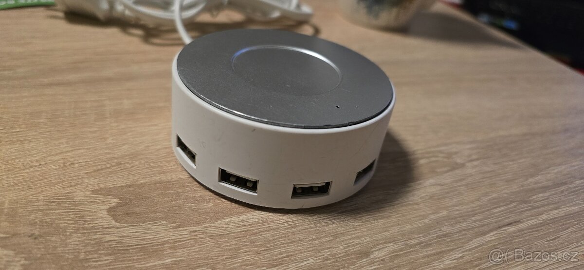 Šesti portová usb nabíječka pro mobily,tablety,hodinky