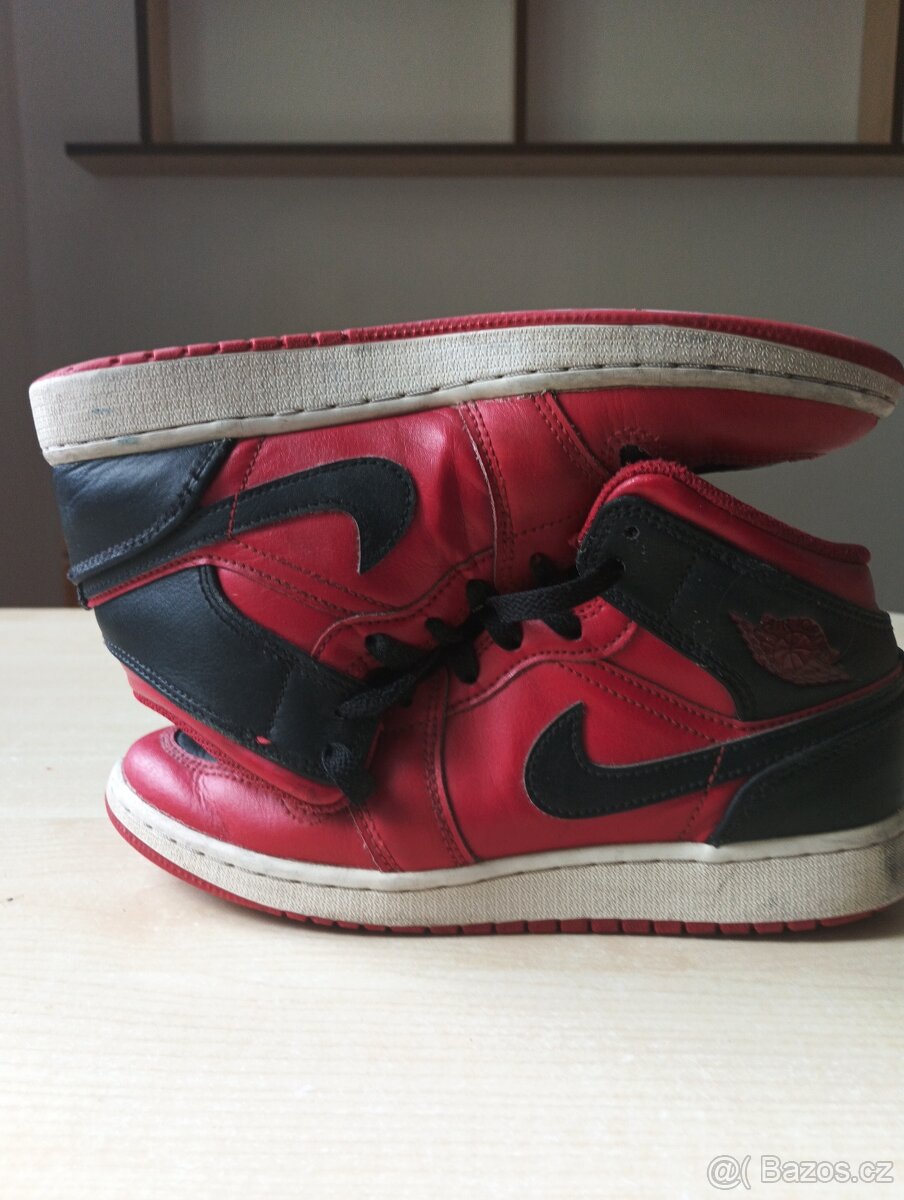 Nike air Jordan 1 v červeno černo bílou barvou