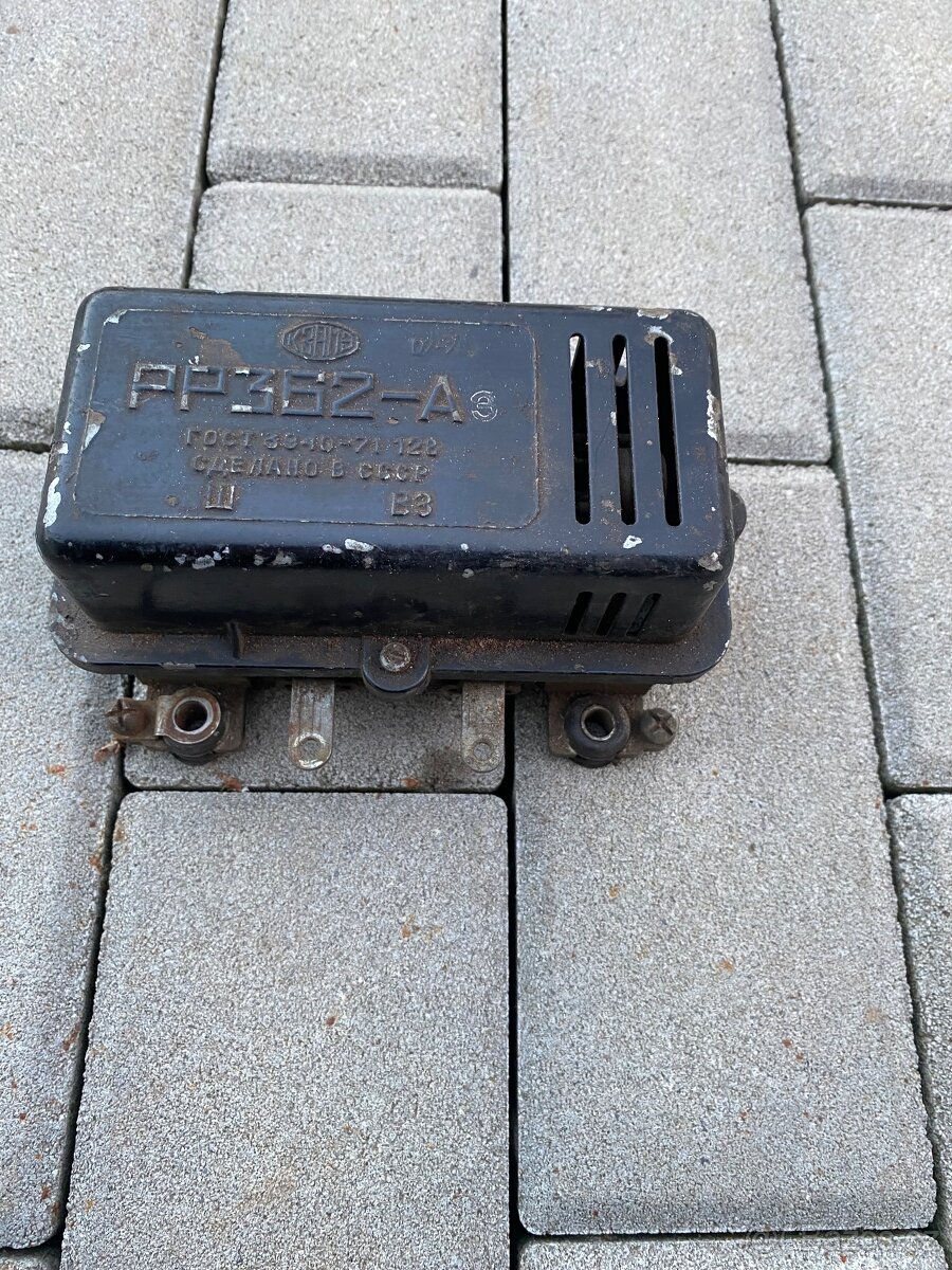 Relé Moskvič 412