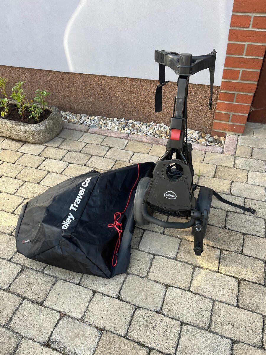 Golfový vozík a taška