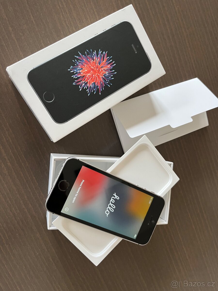 Apple iPhone SE 64GB - velmi pěkný stav-viz foto