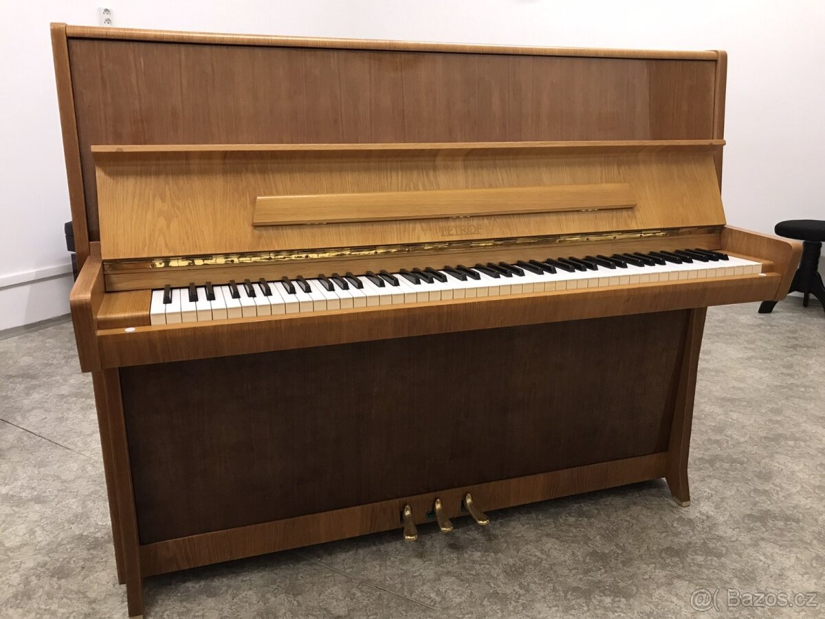 Nabízím krásné pianino PETROF