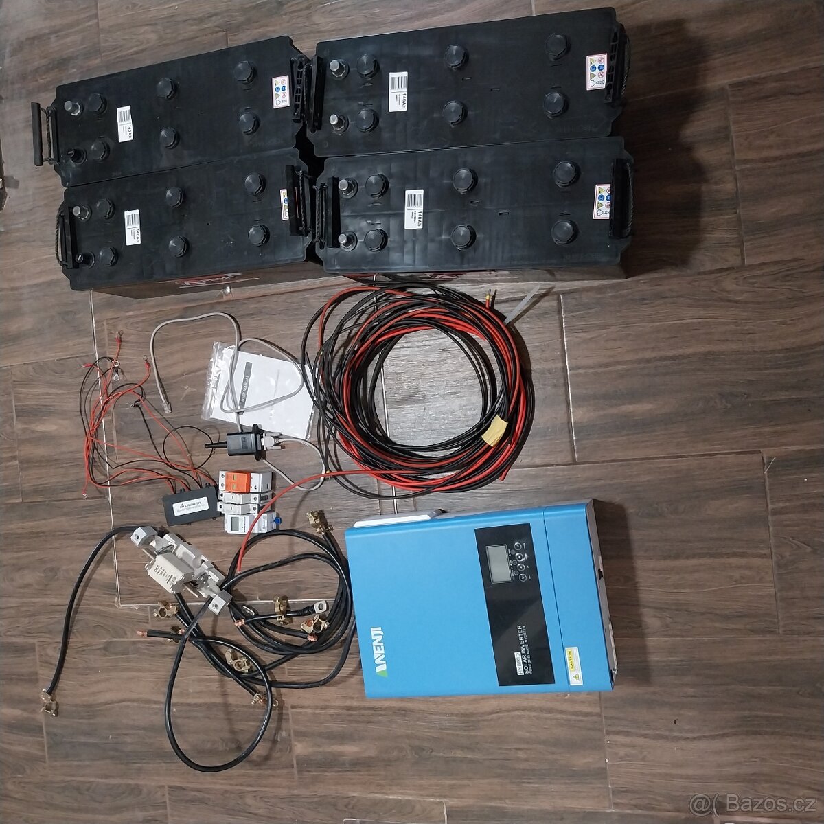 hybridní měnič 6200w s baterií