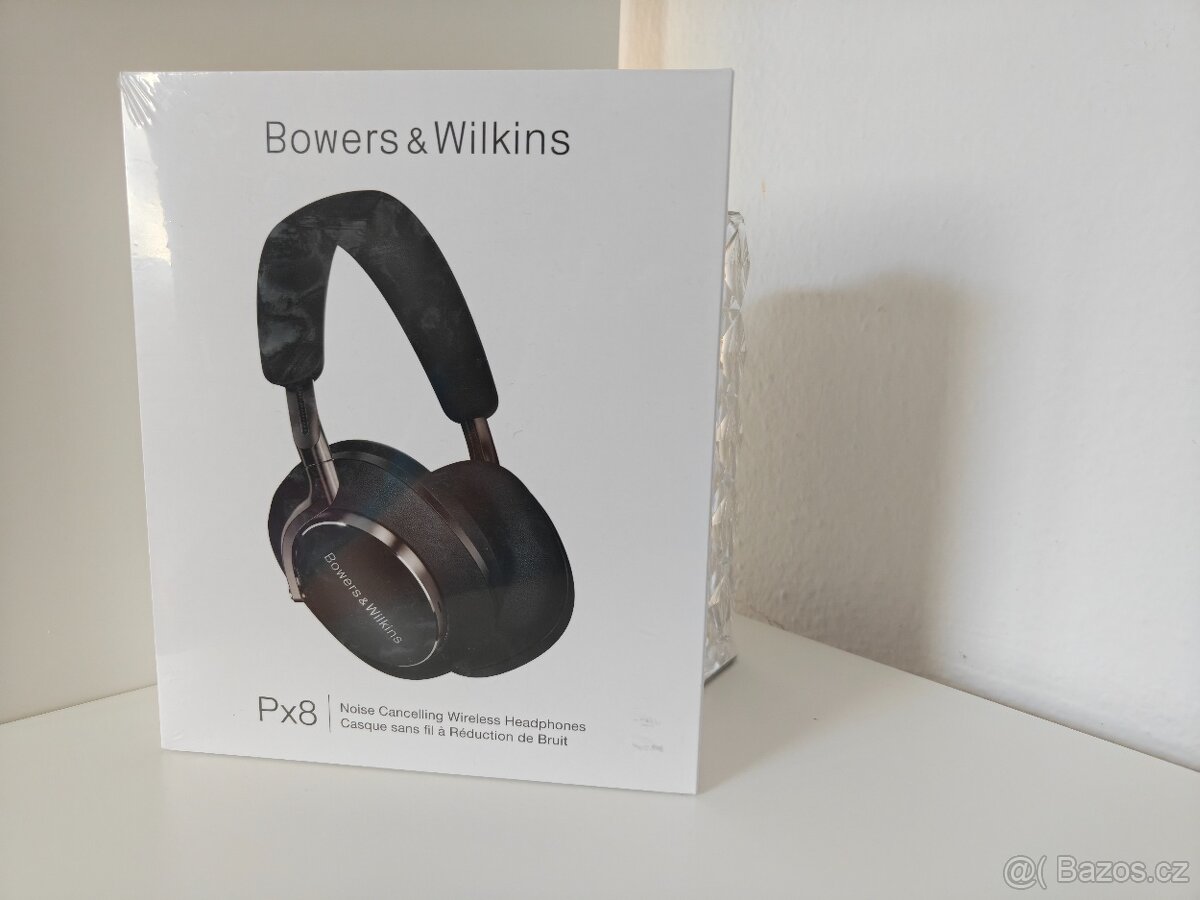NOVÉ, Bowers & Wilkins PX8 černá