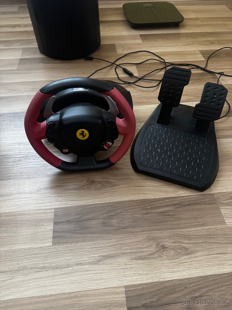 Thrustmaster Ferrari 458 Spider – volant + pedály