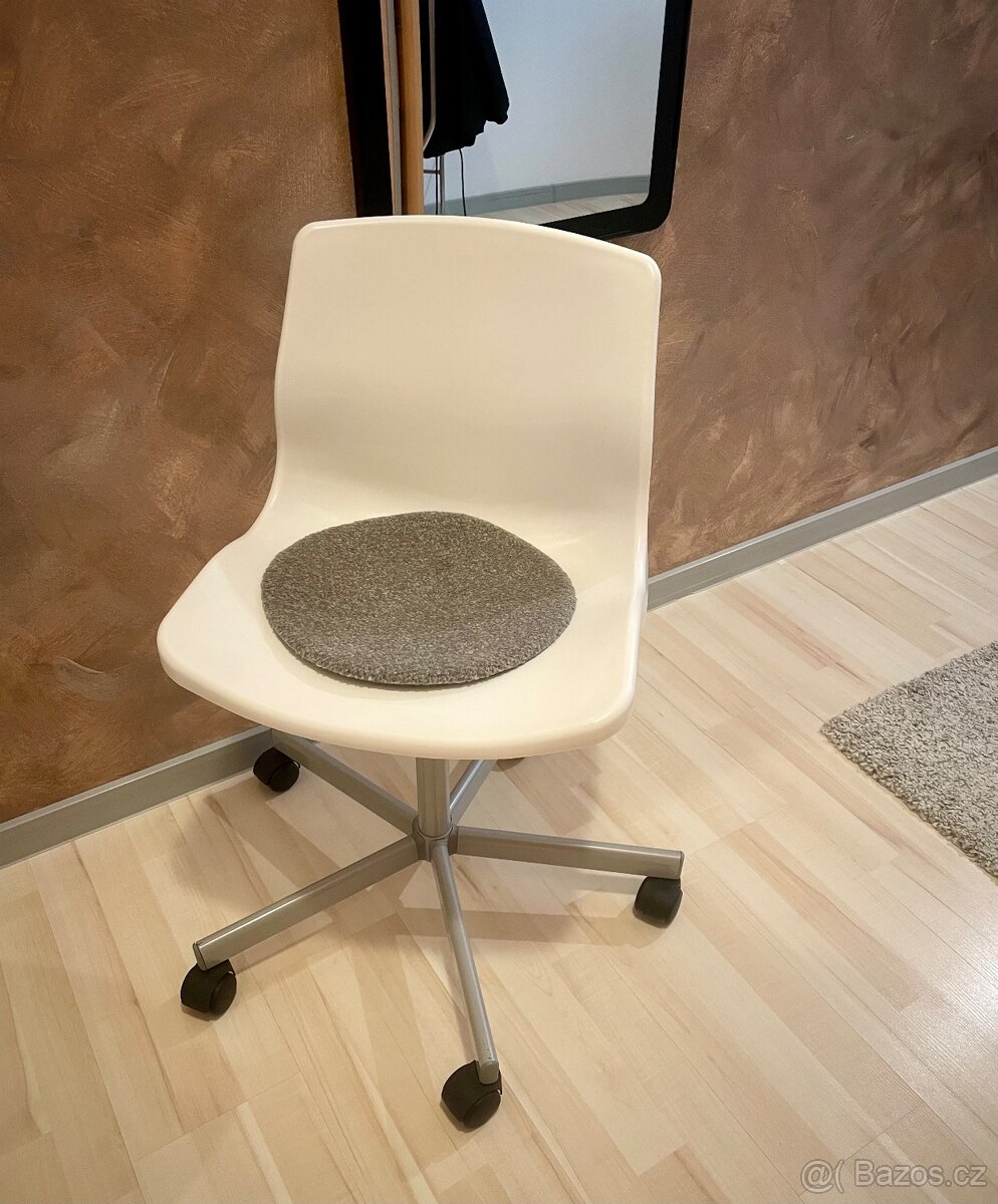 Otočná kancelářská židle IKEA