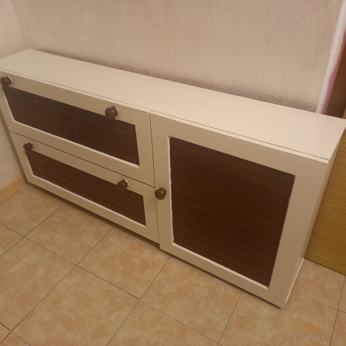 Dřevěný botník domácí výroby