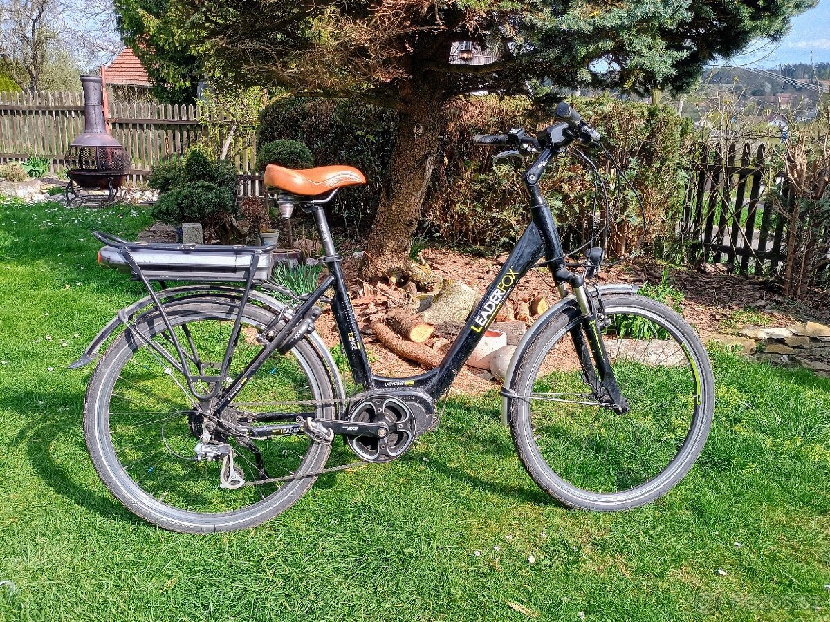 Prodám elektrokolo se snadným nástupem (středový motor)