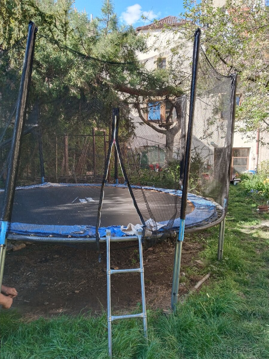 Trampolína