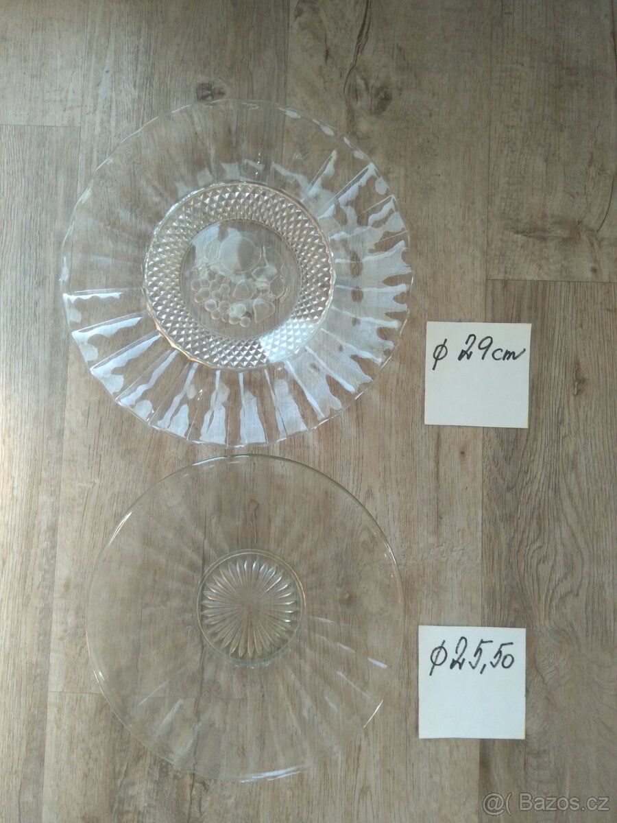 Talíře skleněné 2 kusy za 60,-