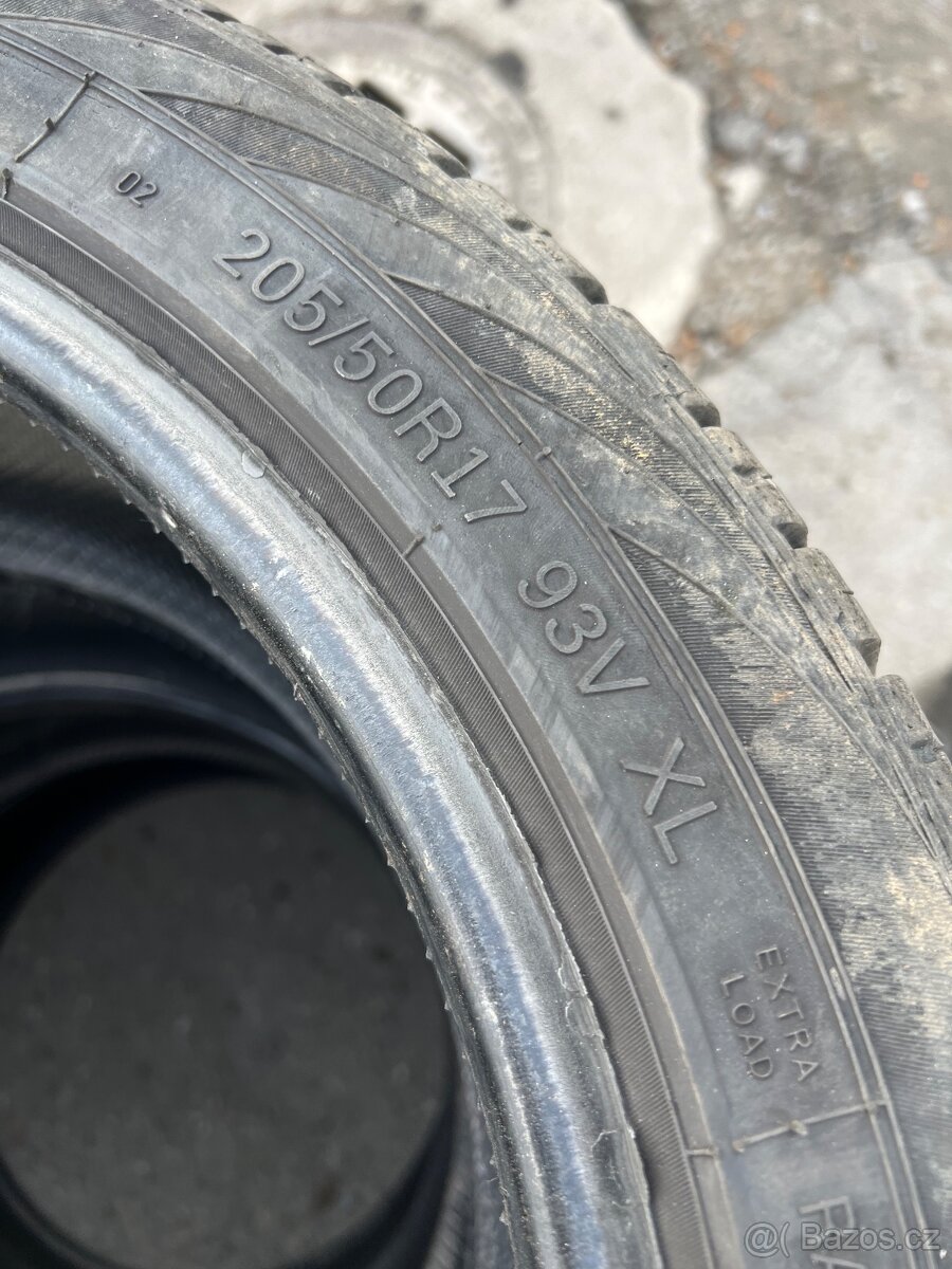 Pneu 205/55 r17 93v xl