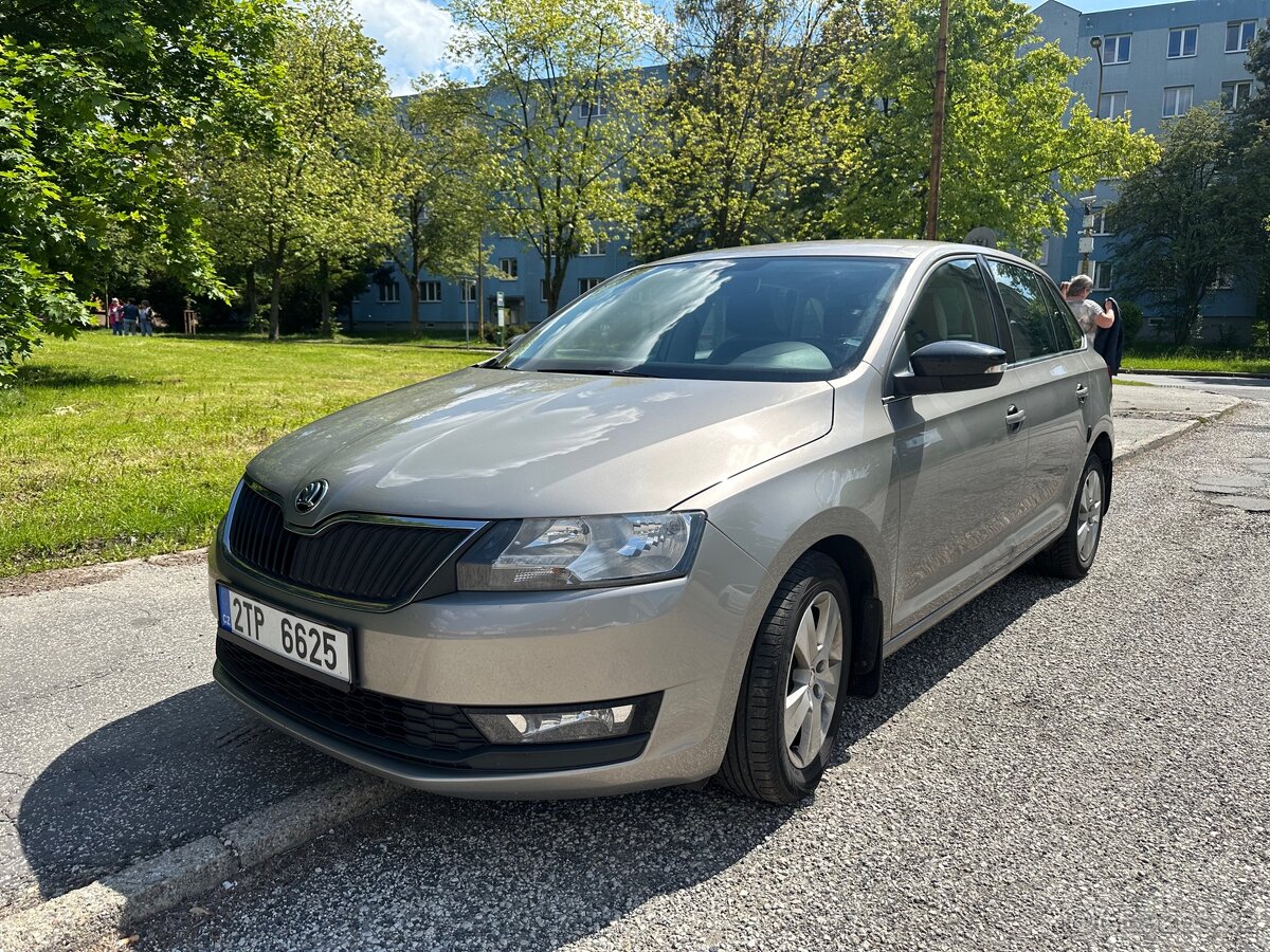 Škoda Rapid 1,0 70kw najeto111tkm koupeno v čr 05/2018
