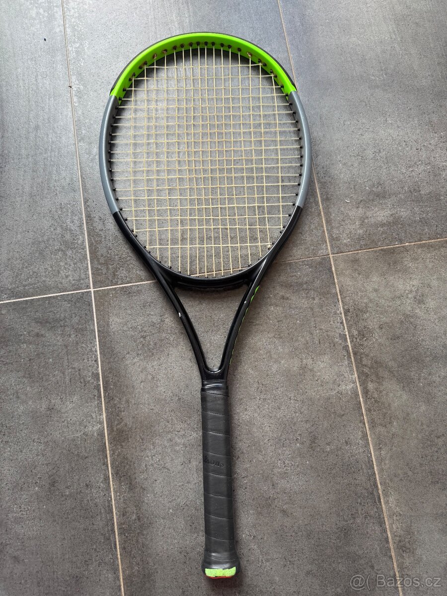 Tenisová raketa značky Wilson Blade