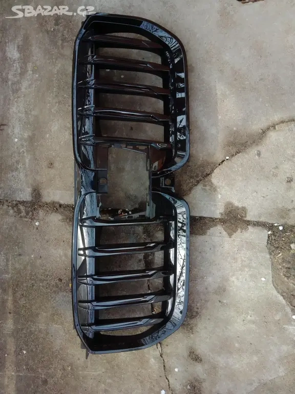BMW x1 u11 ledvinky gril mřížka maska