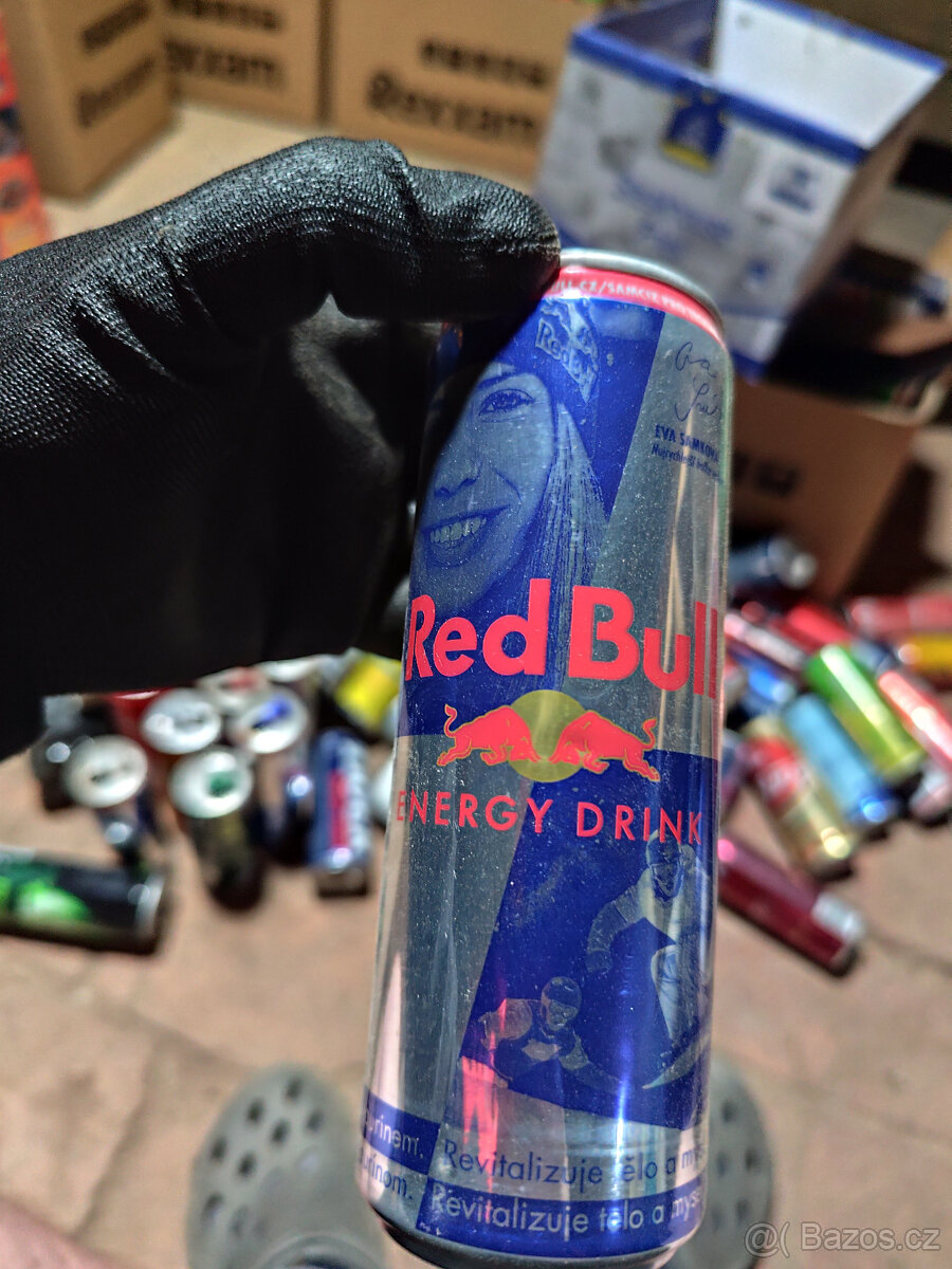 Plechovky od Energy Drinků Red Bull 1