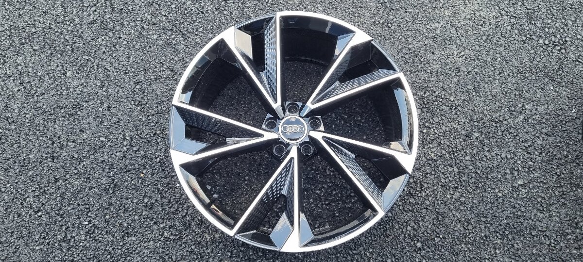 Pěkná al kola Audi S6, RS6 velikost 9 x 21“