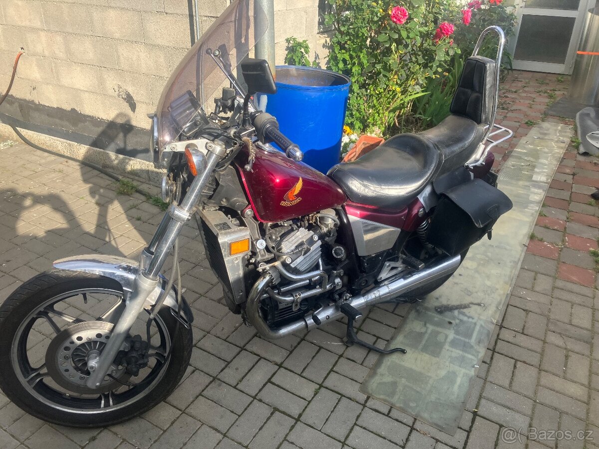Prodám Honda CX 650 Custom