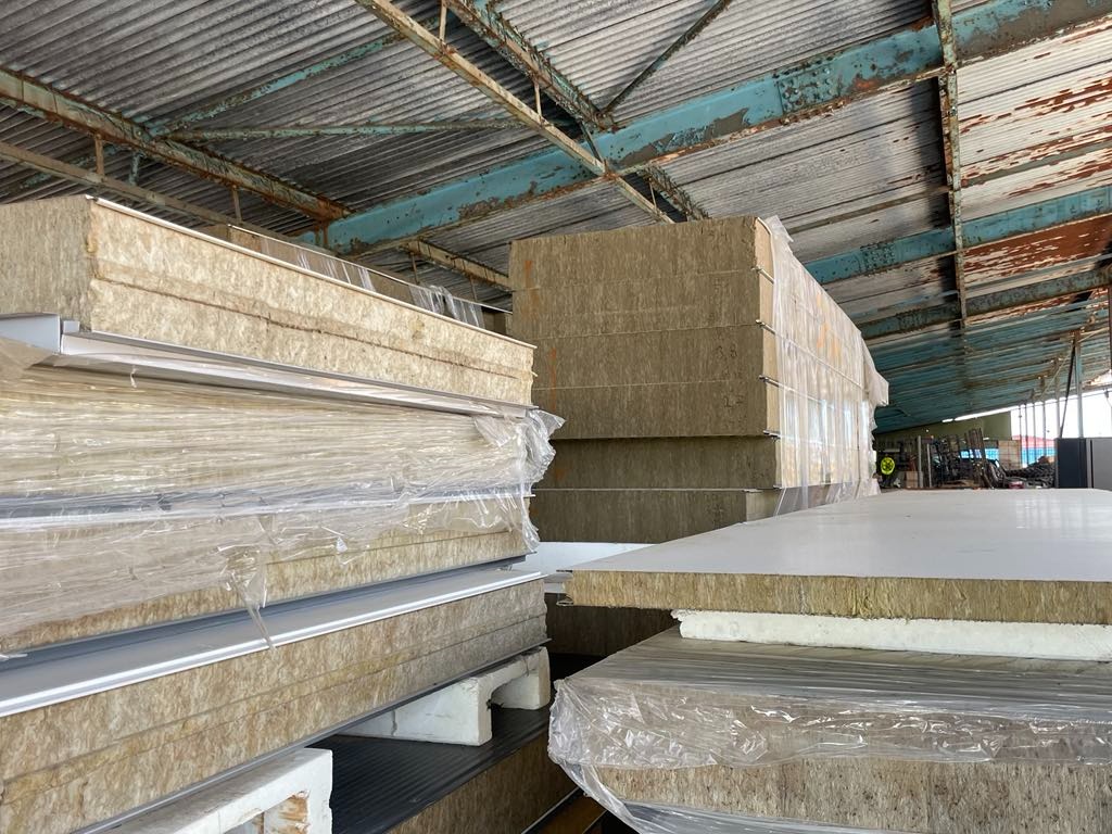 Vatový sendvičový panel - minerální vlna