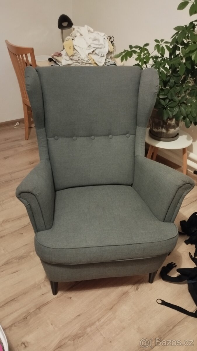 Křeslo IKEA Strandmon - Ušák (šedý)