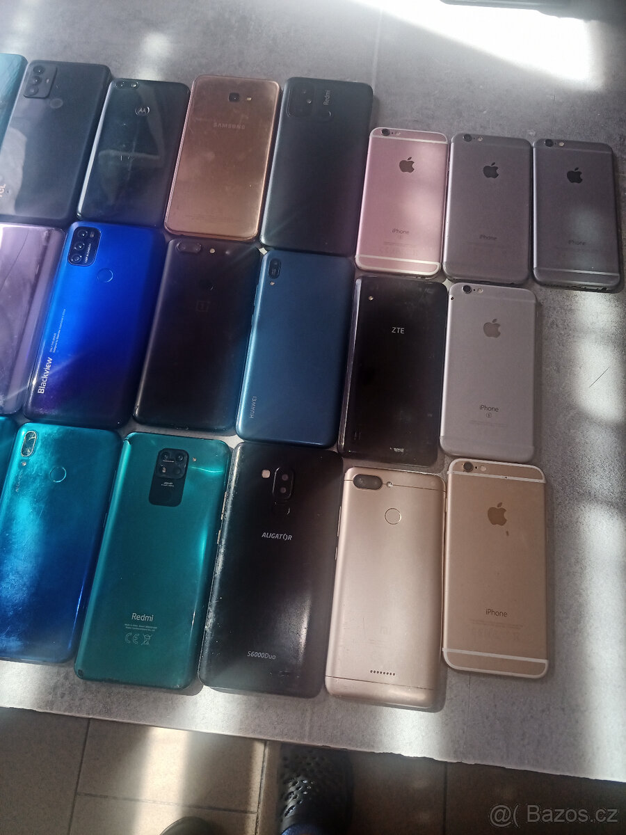 mobilní telefony