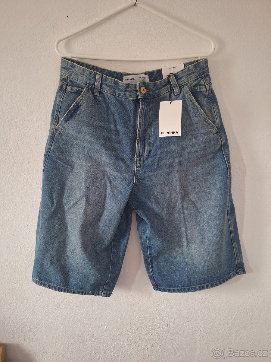 Džínové kraťasy Bershka Wide Skate (EU40/XS)